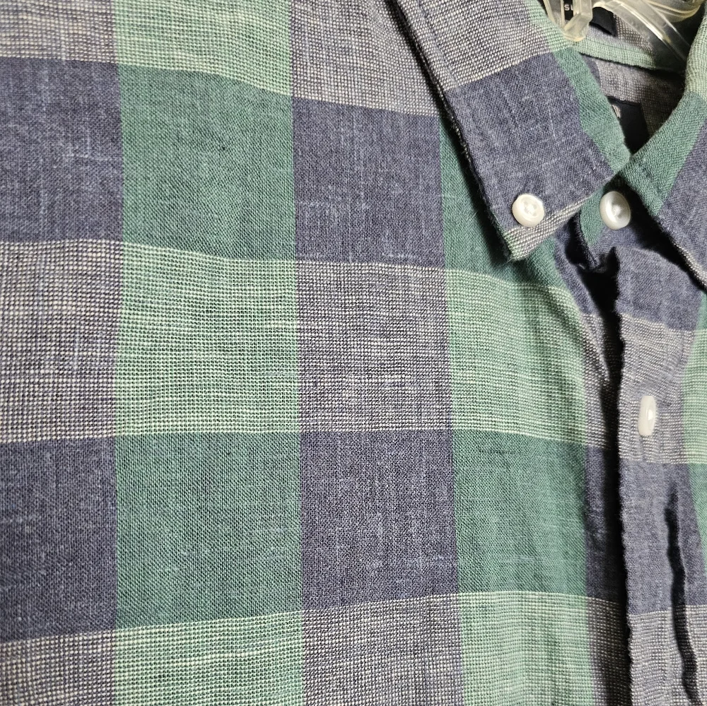 J.Crew Men's Button Down Plaid - Picture 4 of 5